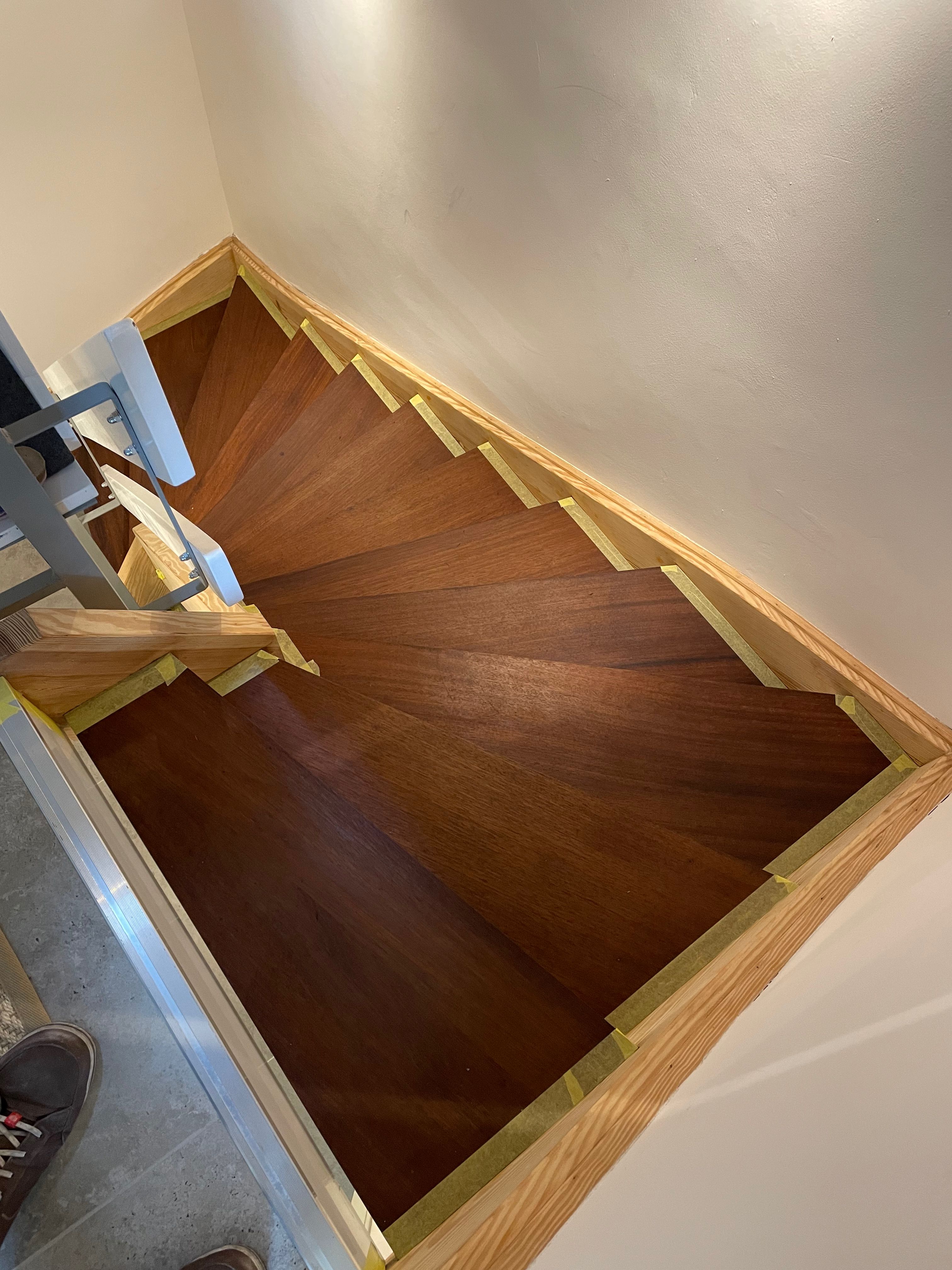 Treppensanierung Wangen weiß lackieren