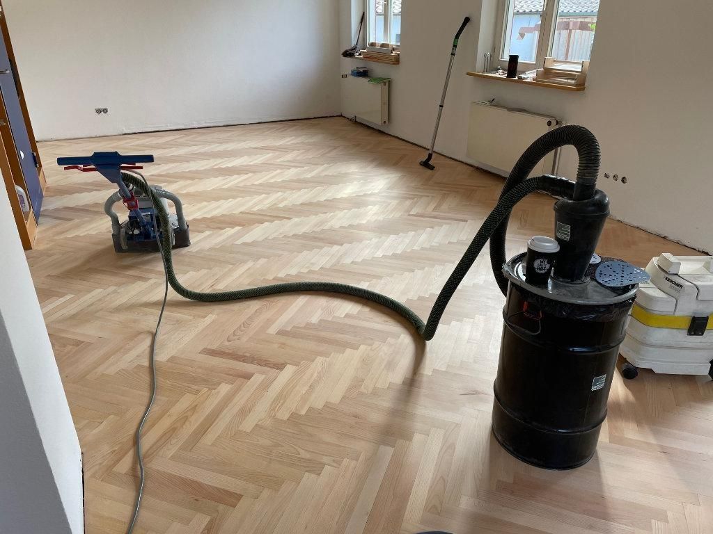 Parkettsanierung Kirchheim Teck preiswert günstig schleifen