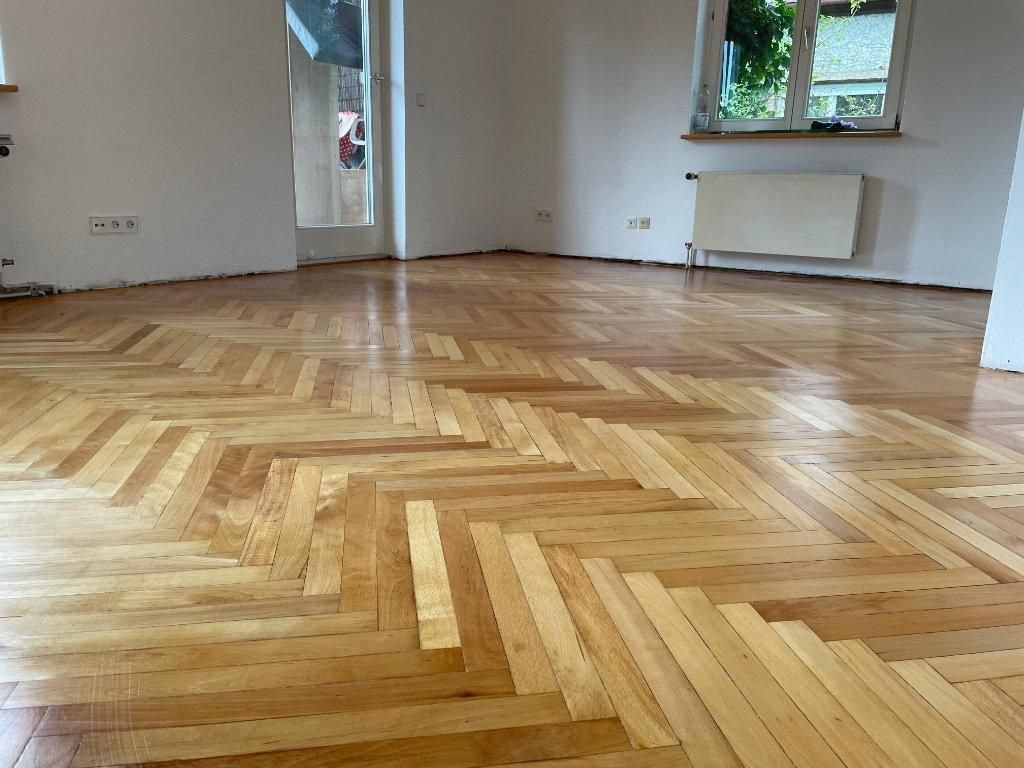 Parkett schleifen Sanierung Kirchheim preiswert