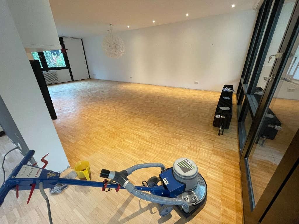 2K Eco Öl auf Tannenharzbasis Parkett einarbeiten mit rotem Pad