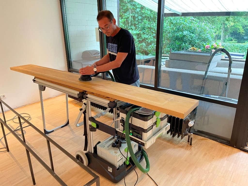 Wasserränder abschleifen Parkettsanierung Lemgo