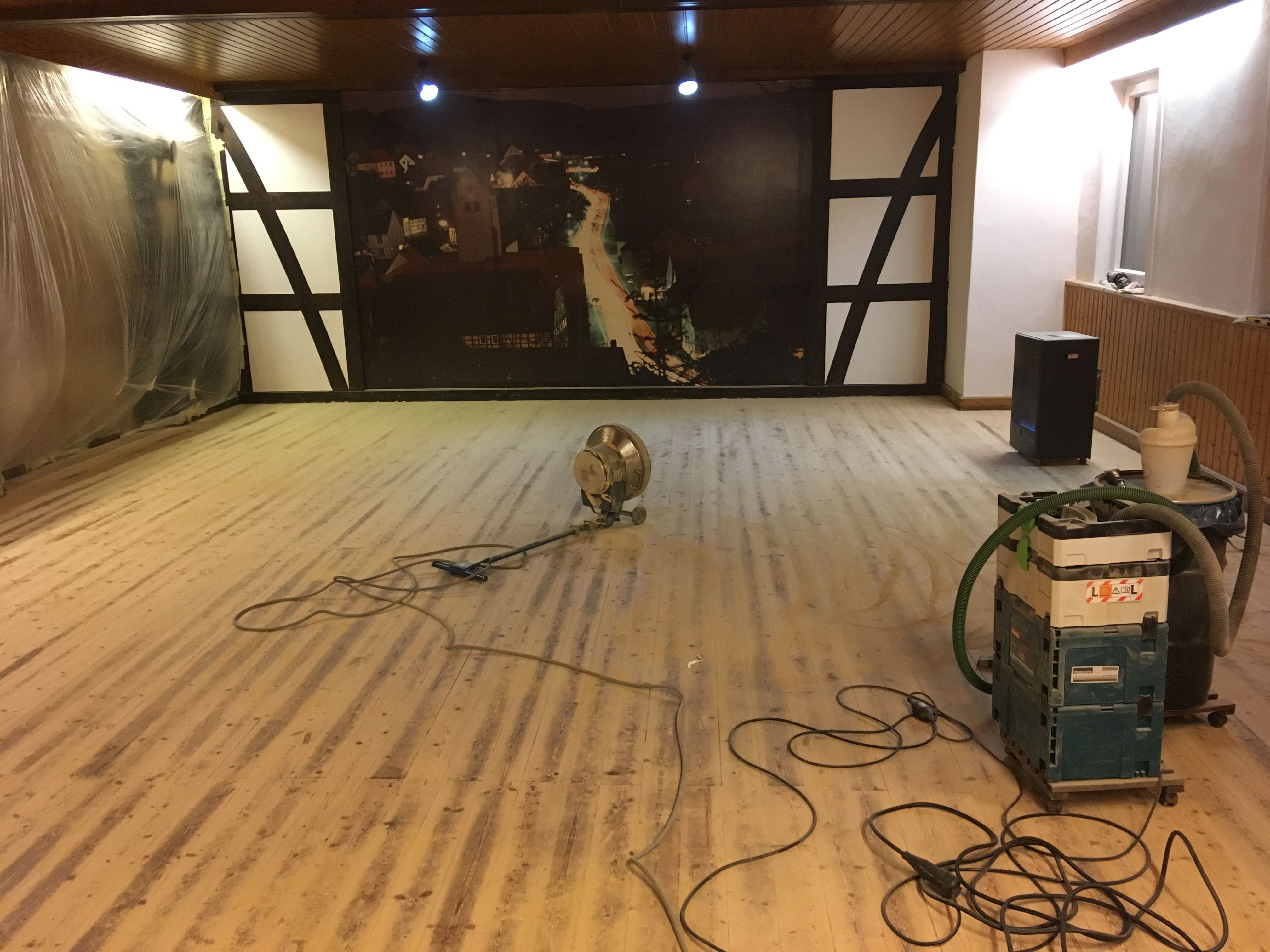 Dielen Holzboden schleifen Grobschliff